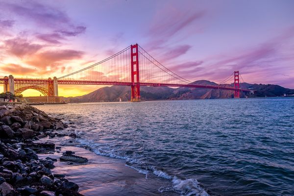 Zdjęcie przedstawia most Golden Gate w San Francisco