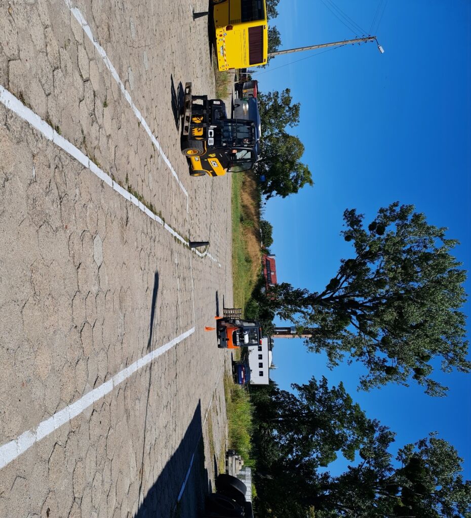 Courses for forklifts.