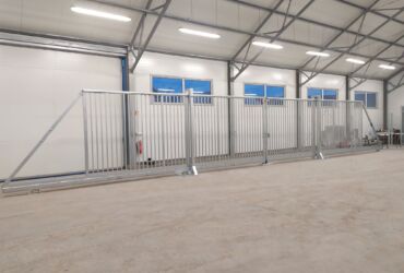 Commercial sliding gate