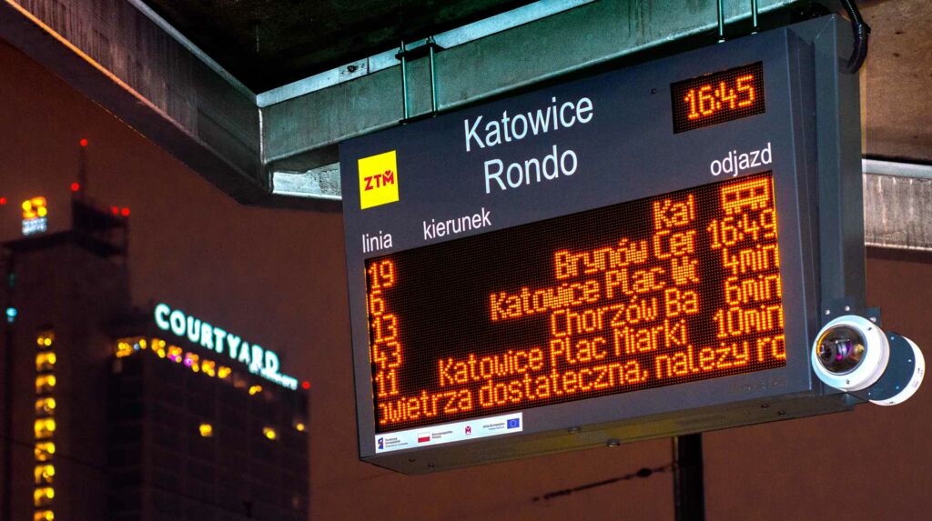Real-time dynamic passenger information board LED amber technology