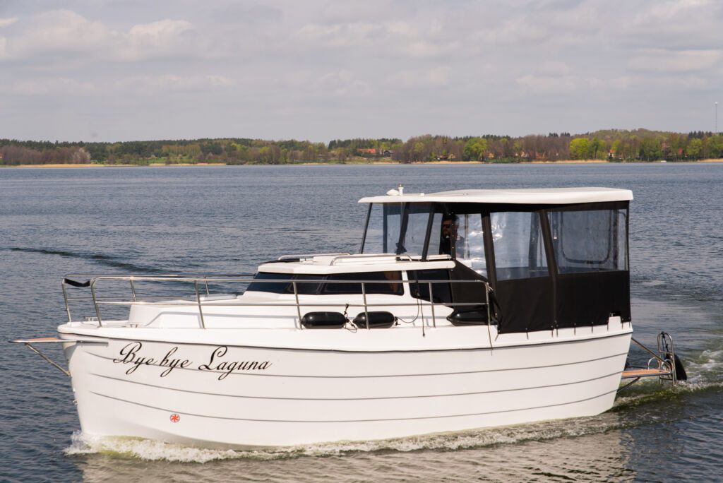 Wynajem łodzi Mazury - boat to rent