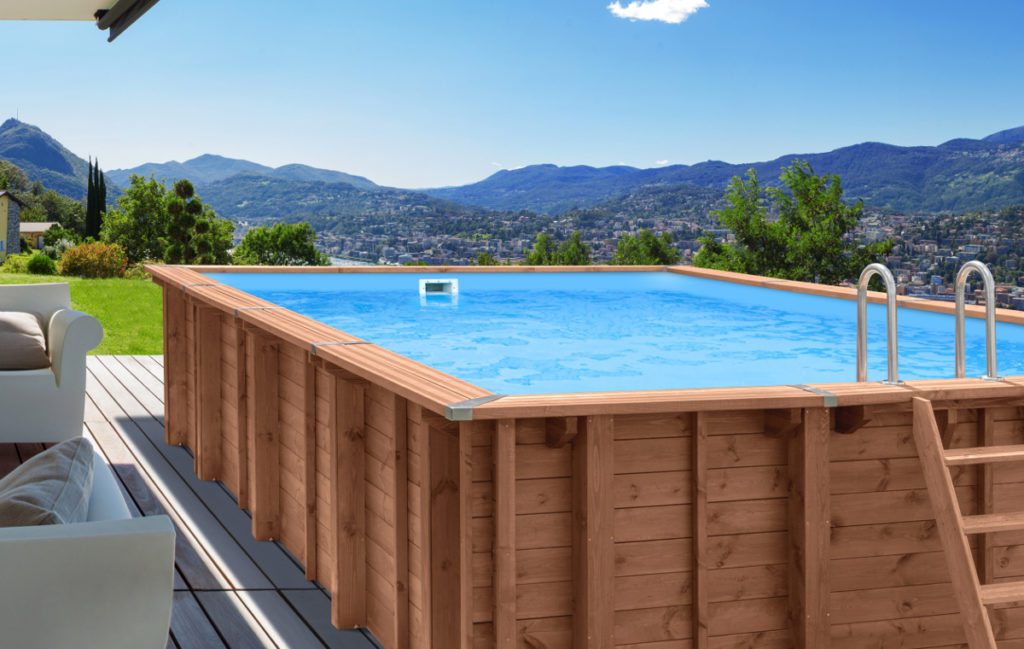 The rectangular swimming pool with 45mm solid wood walls available in different sizes.