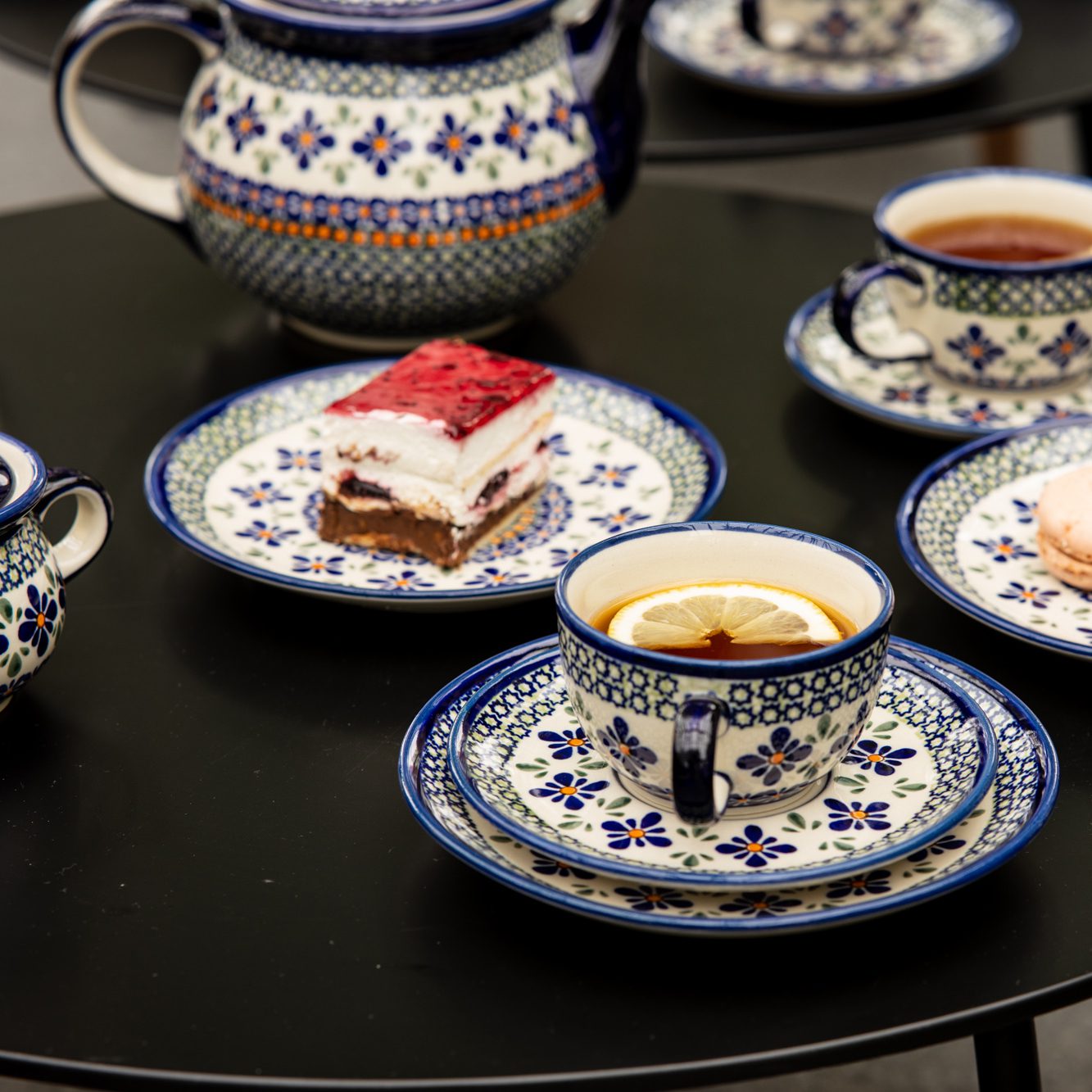 tea dishes in pattern DU-60