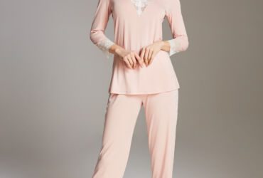 Pajamas made from soft viscose.Lace V-neck, shorts and sleeves with openwork lace inserts.