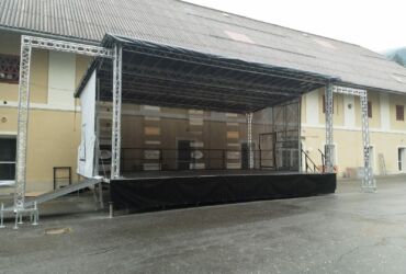 Mobile stage