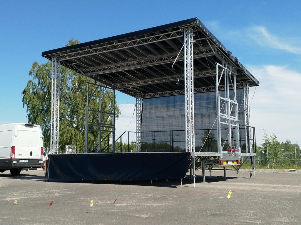 Mobile stage