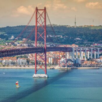 Most 25 Kwietnia w Lizbonie, Portugalia