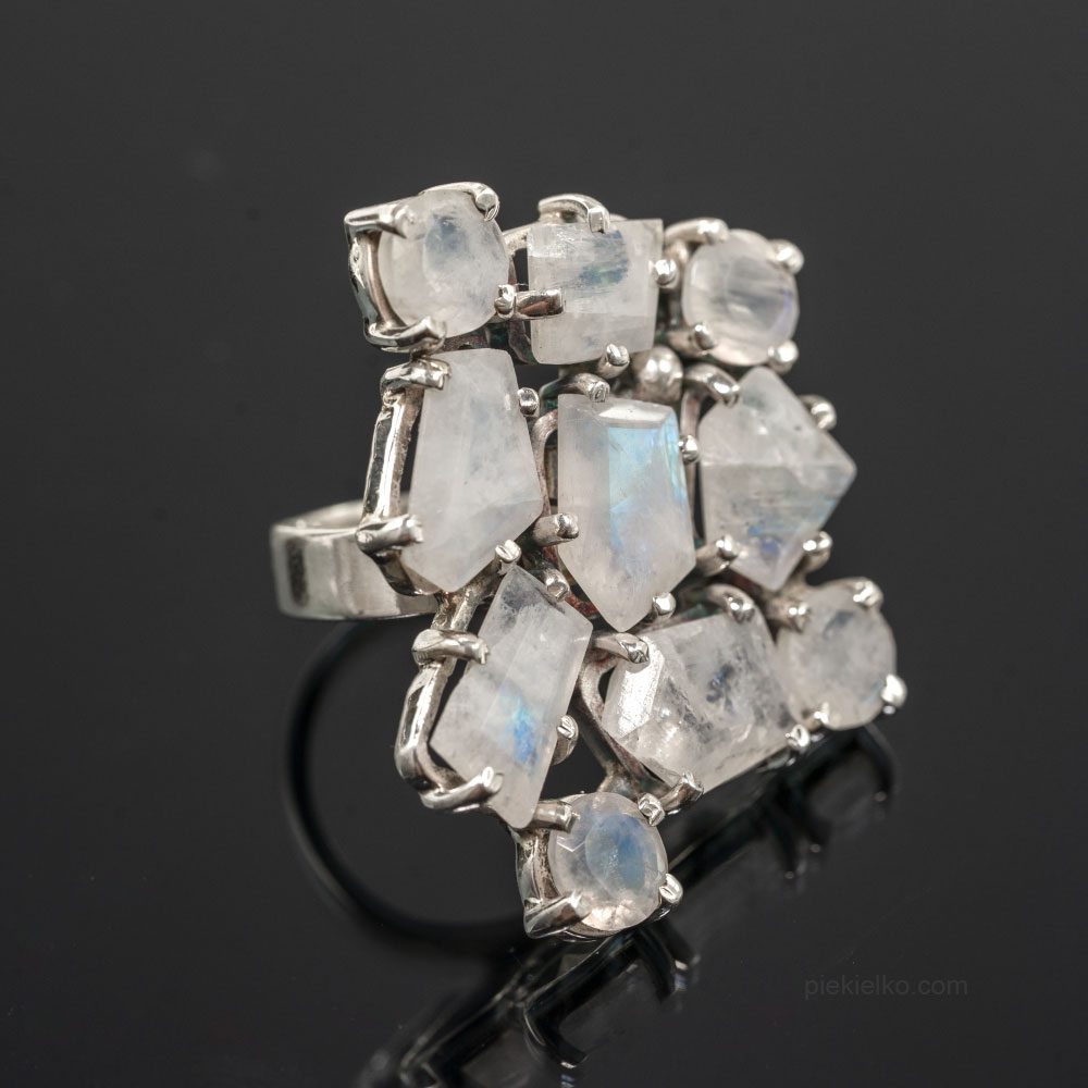 Silver jewelry with natural minerals