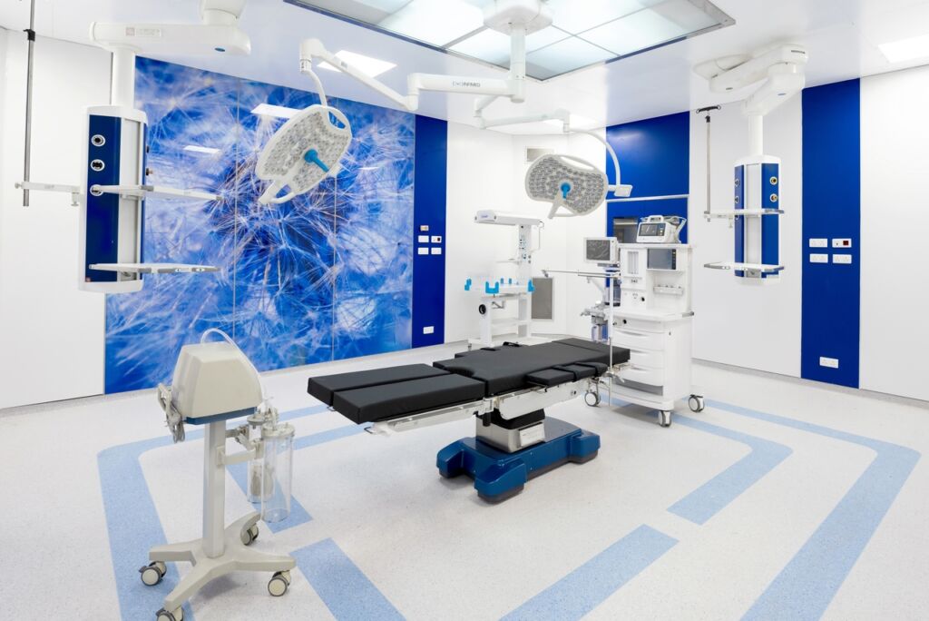 Modular operating room with Infimed operating lights