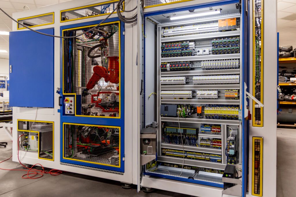 Control cabinet