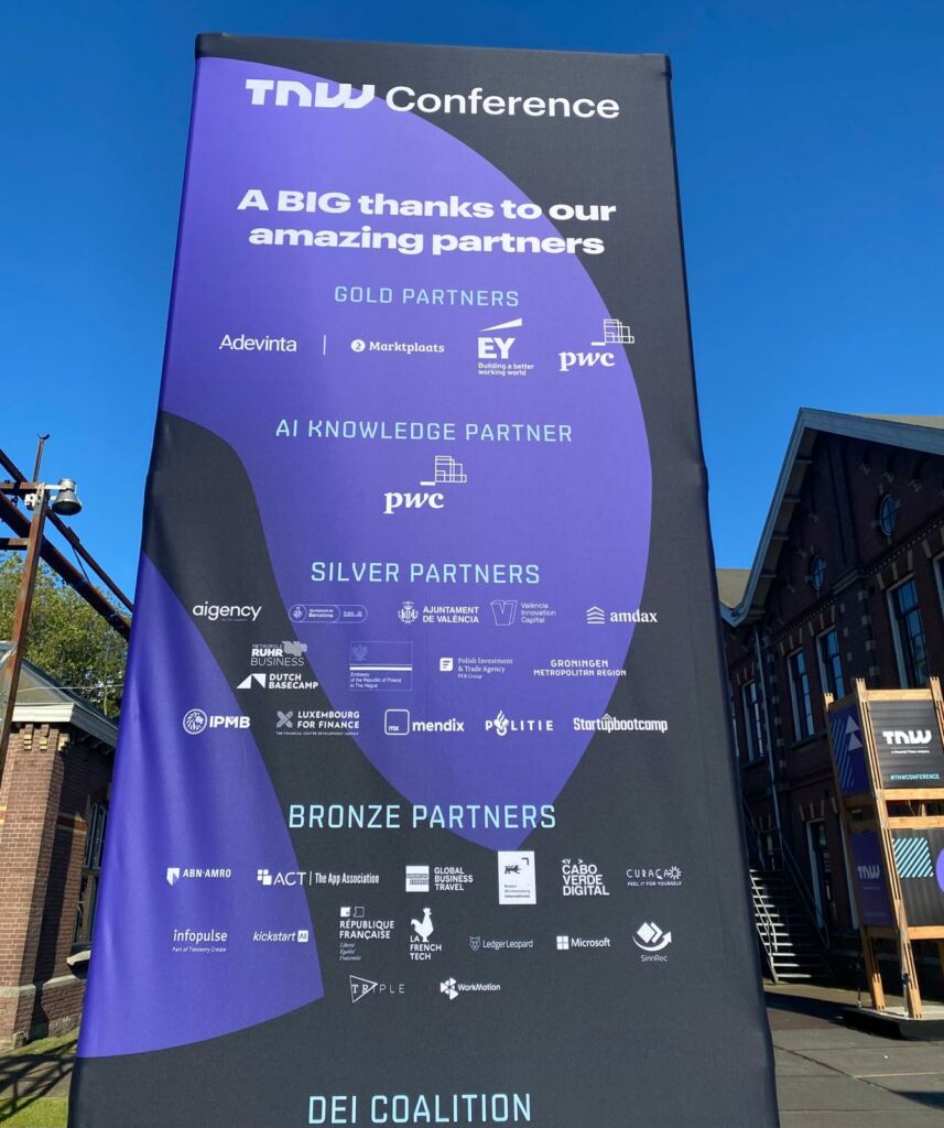 Reklama TNW Conference na dużym bilbordzie