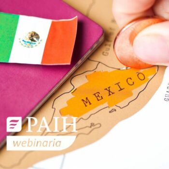 palce dloni na mapie Meksyku i flaga