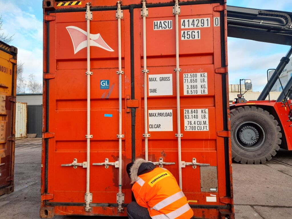 container sealing with a security seal