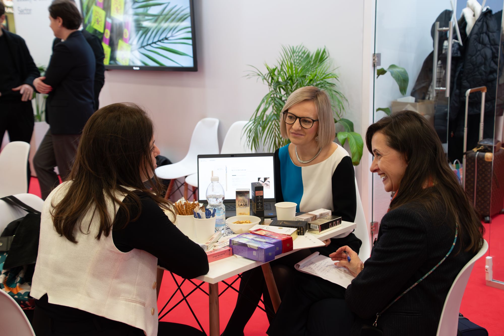 Polskie stoisko narodowe na targach Cosmoprof Polskie stoisko narodowe na targach Cosmoprof