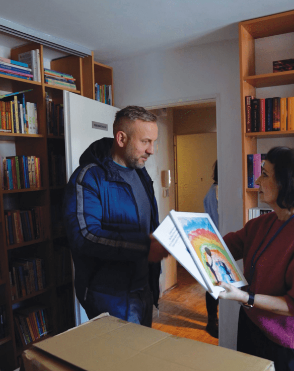 Photo from a CSR initiative – delivery of art supplies to School Complex No. 110 for sick children staying in a hospital