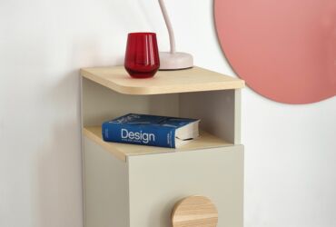 Small, narrow nighstand Dabi with headphones holder
