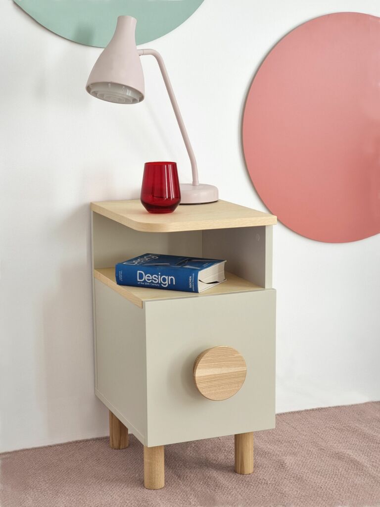 Small, narrow nighstand Dabi with headphones holder