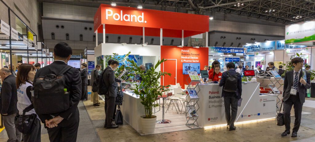 zdjęcie przedstawia stoisko narodowe na targach Medtec Japan 2025