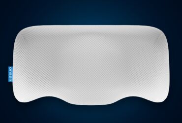 Product image of the Hiro orthopedic pillow by ONSEN®, with anatomical contour for side sleepers.
