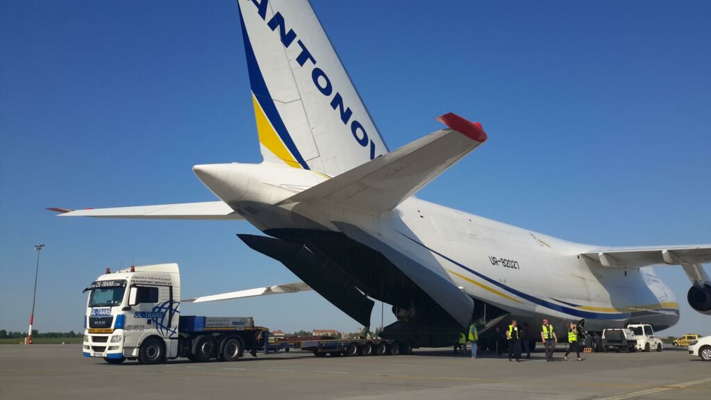 Comprehensive handling of oversized and special transport services