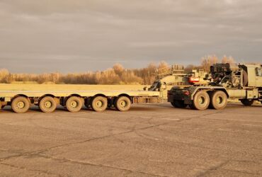 Low-bed trailer DOB 70 W – specialized trailer for transporting tanks and heavy tracked vehicles,
