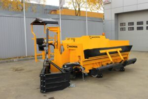 Roadside paver – precise machine for laying gravel, sand or asphalt layers with adjustable geometry.