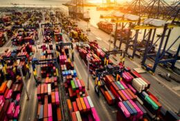 loading containers at the port