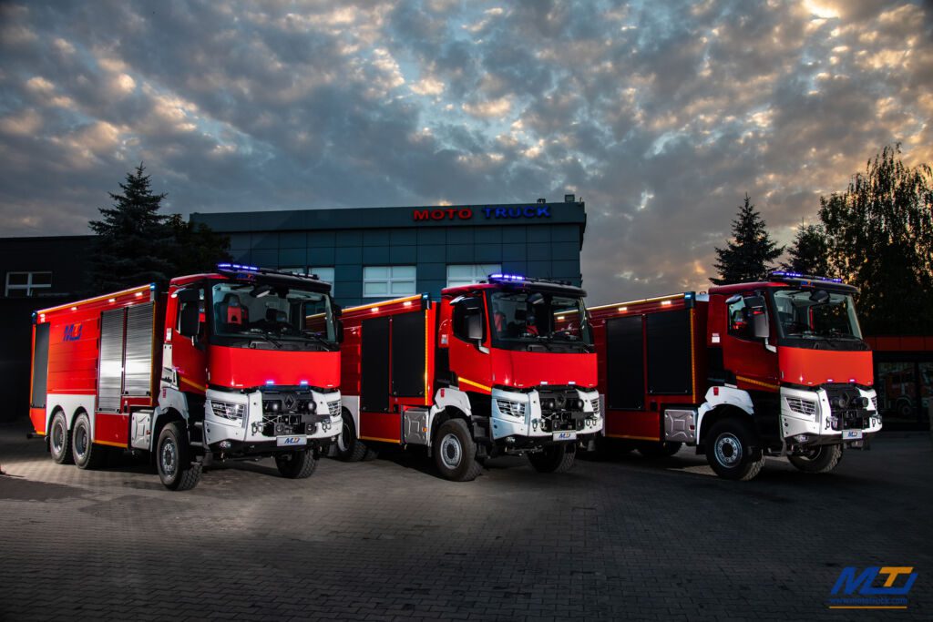 Sample realisation of RENAULT K440 6x6 production serie.