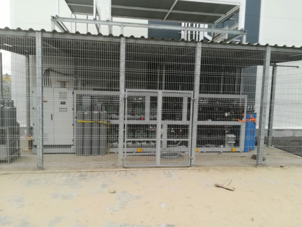 Gate
