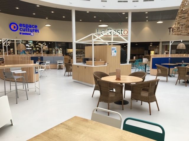 Food court zone in E. Leclerc, Rochefort, France