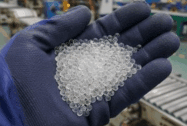 Glass beads for cleaning sanitary surfaces from Alumetal-Technik