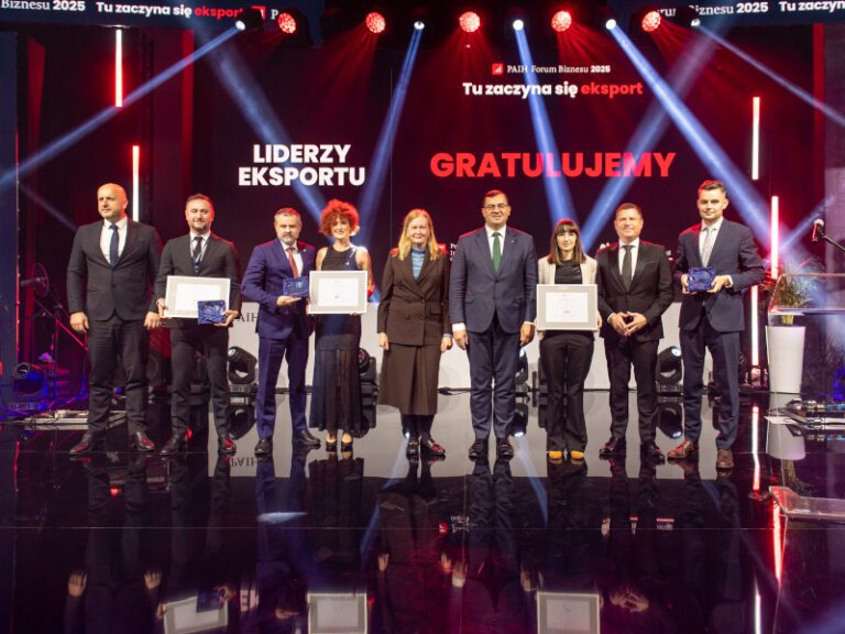 uczestnicy Gali na scenie