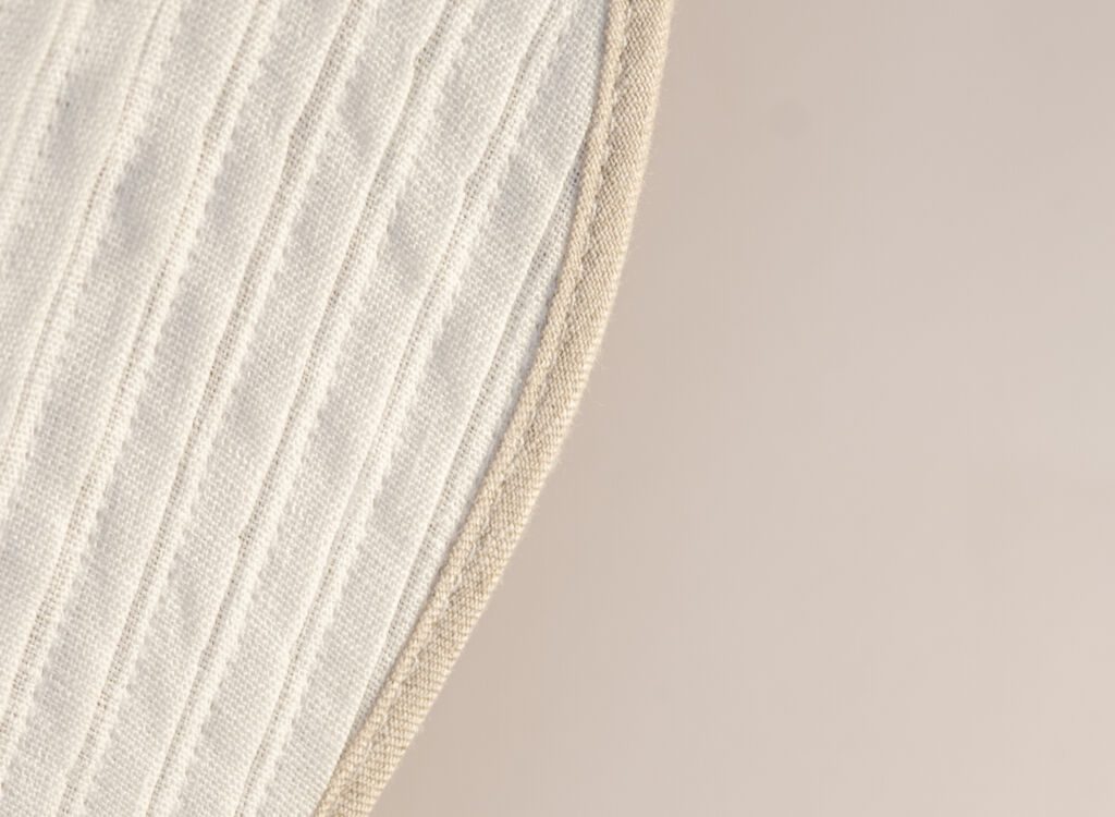 Ensures air circulation.